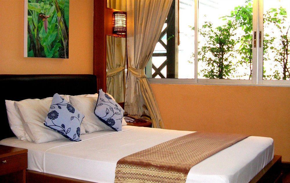 Oyo 437 Hostel Na Nara Бангкок Екстер'єр фото