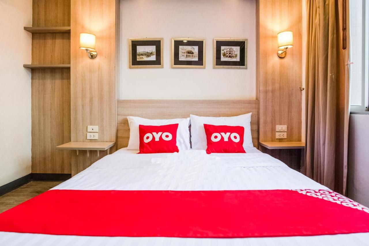 Oyo 437 Hostel Na Nara Бангкок Екстер'єр фото