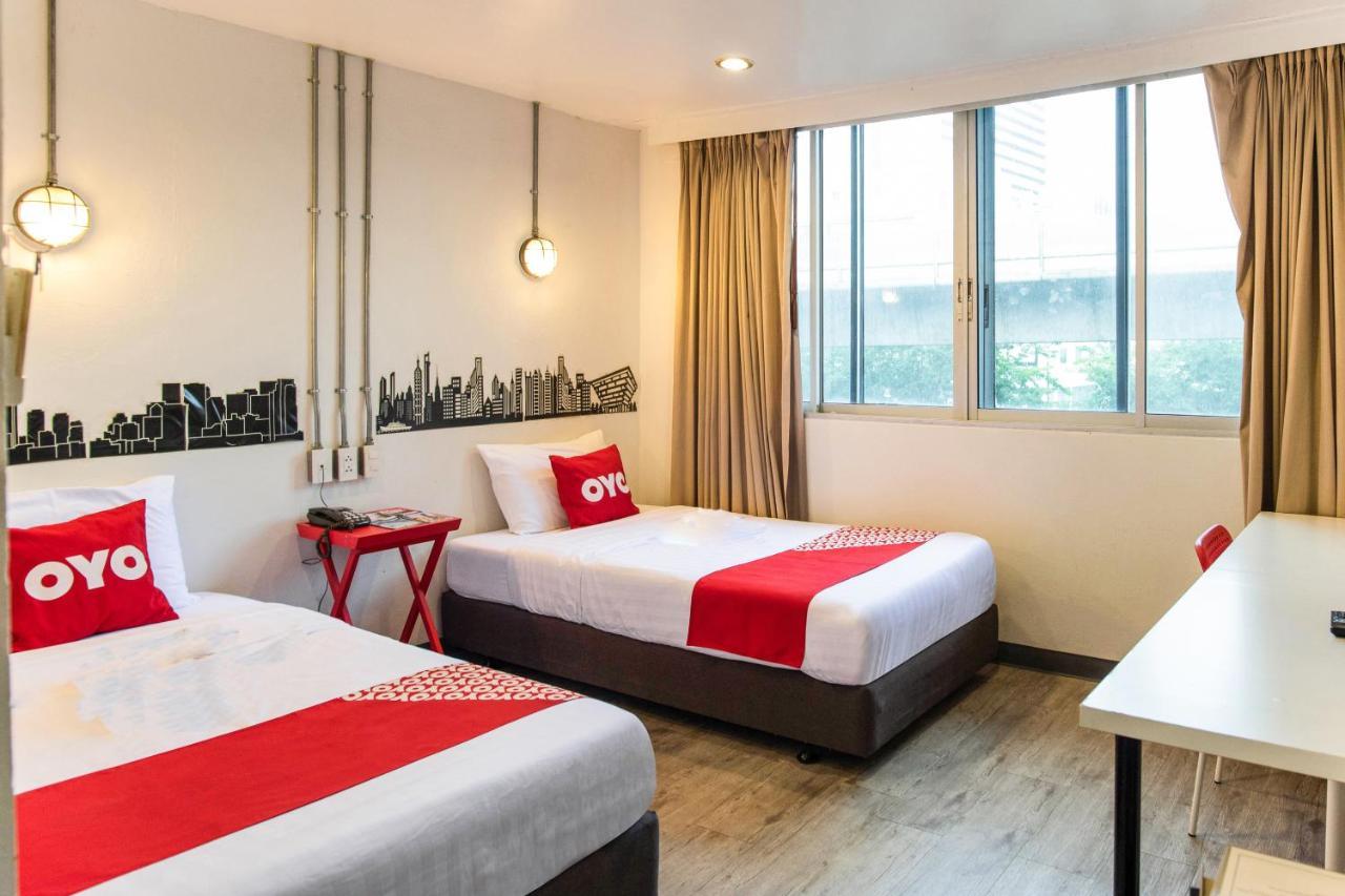 Oyo 437 Hostel Na Nara Бангкок Екстер'єр фото