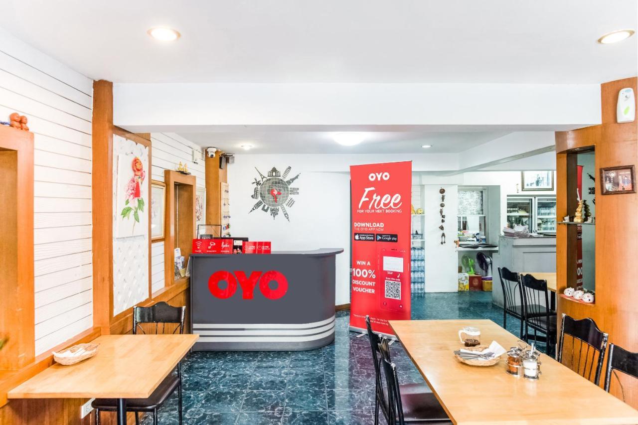 Oyo 437 Hostel Na Nara Бангкок Екстер'єр фото