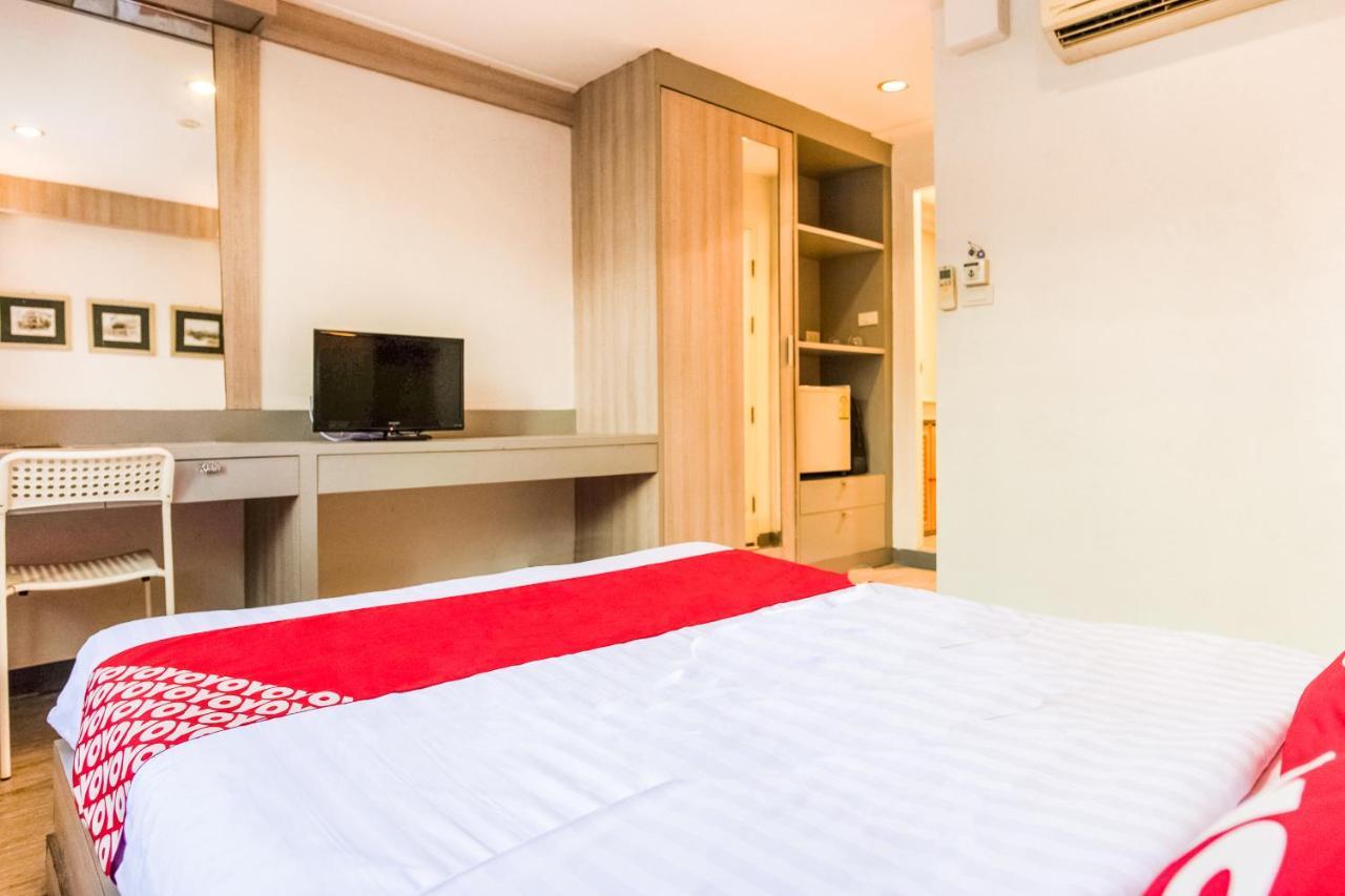 Oyo 437 Hostel Na Nara Бангкок Екстер'єр фото